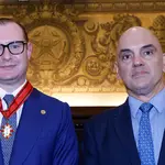 Cristiano Zanin posa ao lado de Alexandre de Moraes | Foto: TJSP/Divulgação