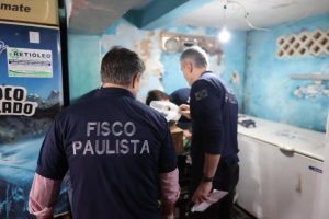 A ação integra o conjunto de medidas de utilidade pública adotadas pelo governo de São Paulo, que mantém o gabinete de crise para enfrentar os recentes casos de bebidas adulteradas com metanol | Foto: Divulgação/Governo de SP