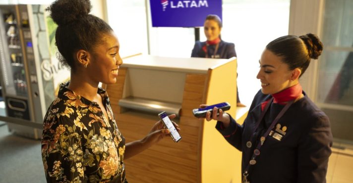 Serviço de embarque da Latam no Aeroporto de Guarulhos | Foto: Divulgação/Latam