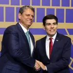 O presidente da Câmara de Comércio França-Brasil, Thierry Besse, e o governador de São Paulo Tarcísio de Freitas | Foto: Reprodução/Instagram/sp.fr