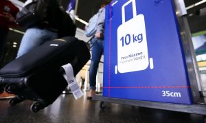 Anac Equipamento em aeroporto informa passageiros sobre limites para embarque com bagagem de mão | Foto: Marcelo Camargo/Agência Brasil