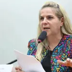 Deputada do PT grava vídeo para reclamar de tratamento em Israel