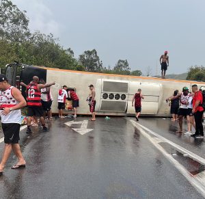 ônibus flamengo acidente