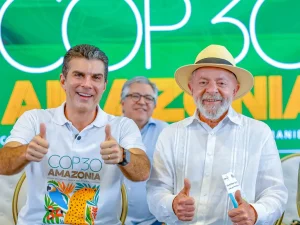 Lula da Silva e o governador do Pará, Helder Barbalho, durante a divulgação dos investimentos do governo federal para a COP30 | Foto: Ricardo Stuckert/PR