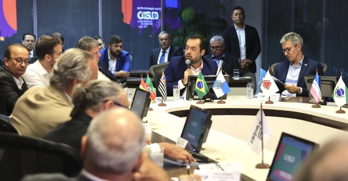 Cláudio Castro em reunião com governadores aliados | Foto: Rogério Santana/Governo do RJ