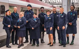 Novos uniformes da companhia ferroviária Eurostar
