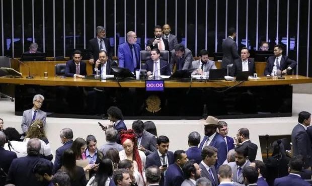 Câmara derruba Medida Provisória do IOF