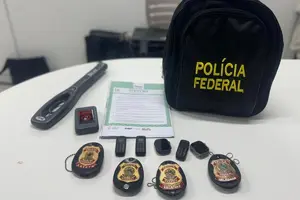 Materiais que a PF apreendeu em operação neste domingo, 19