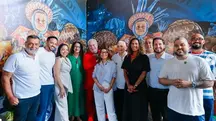 Foto publicada por Janja em seu perfil nas redes sociais durante visita ao barracão de escola de samba no Rio de Janeiro | Fotof: Reprodução/Instagram/@janjalula