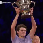 João Fonseca ergue troféu do ATP 500 da Basileia