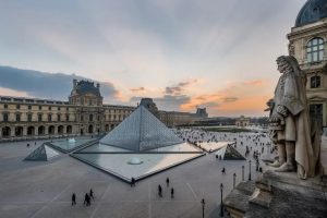 Museu do Louvre, em Paris: reaberto depois de três dias | Foto: Reprodução/Twitter/X