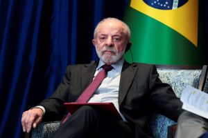 Lula durante uma reunião com o presidente dos EUA, Donald Trump, à margem da 47ª cúpula da Associação das Nações do Sudeste Asiático (Asean) em Kuala Lumpur, Malásia - 26/10/2025 | Foto: Evelyn Hockstein/Reuters