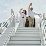 O presidente Lula da Silva e sua mulher, Janja, durante embarque em avião da Força Aérea Brasileira | Foto: Ricardo Stuckert/PR