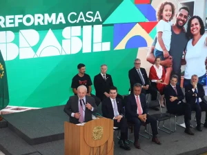 Lula da Silva, durante cerimônia de lançamento do Programa Reforma Casa Brasil, realizado no Palácio do Planalto. Foto: Valter Campanato/Agência Brasil