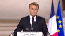 O presidente da França, Emmanuel Macron, em recente homenagem ao jurista Robert Badinter | Foto: Reprodução/Twitter/X