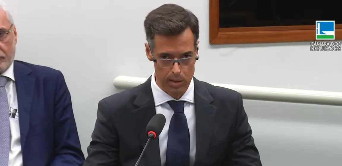 Márcio Cruz Meirelles, ex-diretor da Americanas, em depoimento à CPI da Câmara sobre as fraudes na companhia, em 15/08/2023 | Foto: Reprodução/YouTube/Câmara