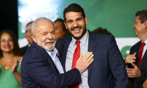 O presidente Lula da Silva o o advogado-geral da União, Jorge Messias | Foto: Marcelo Camargo/Agência Brasil; Governo Lula