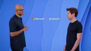 Os CEOs da Microsoft, Satya Nadella (esquerda), e da OpenAI, Sam Altman: acordo fechado | Foto: Reprodução/LinkedIn