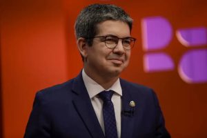 O senador Randolfe Rodrigues (PT/AP): especulações sobre o sucessor de Barroso no STF | Foto: Joédson Alves/Agência Brasil