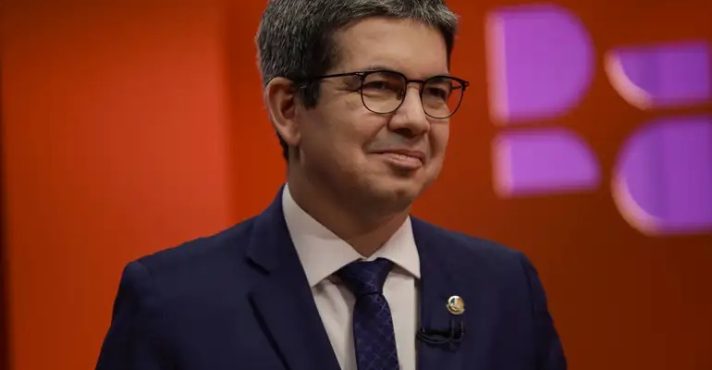O senador Randolfe Rodrigues (PT/AP): especulações sobre o sucessor de Barroso no STF | Foto: Joédson Alves/Agência Brasil