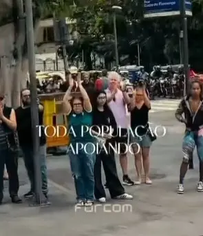 Trecho de vídeo em que moradores aplaudem os policias em carreata nas ruas do Rio de Janeiro | Foto: Reprodução/Twitter/X/@Bope