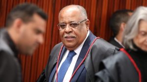 Benedito Gonçalves, que é acusado por setores políticos de perseguir Jair Bolsonaro para favorecer o presidente Lula da Silva | Foto: Antonio Augusto/TSE)