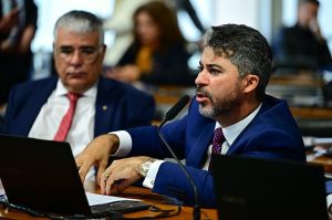 O senador Marcos Rogério (à direita) é autor do requerimento para a apuração em Rondônia | Foto: Divulgação/Agência Senado
