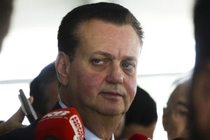 O Presidente Nacional do PSD, Gilberto Kassab, fala aos jornalistas após reunião com o presidente Jair Bolsonaro, em Brasília, DF (4/4/2019) | Foto: Antonio Cruz/ Agência Brasil