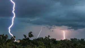 Segundo o Inmet, a chuva deve afetar mais de 3.600 municípios brasileiros | Foto: Reprodução/Freepik