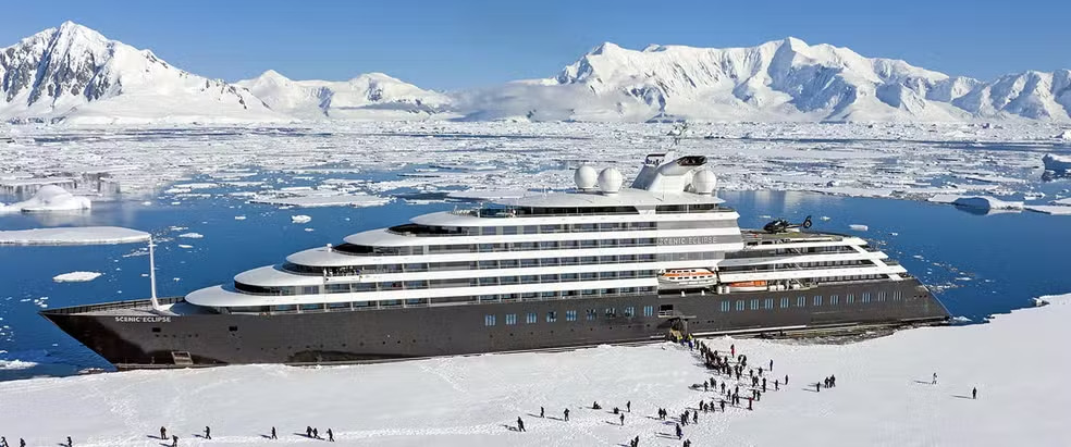 Turistas desembarcam do Scenic Eclipse na Antártica | Foto: Divulgação
