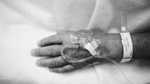 Pacientes terminais ou com dores insuportáveis podem recorrer à Eutanásia no Uruguai | Foto: Reprodução/Freepik