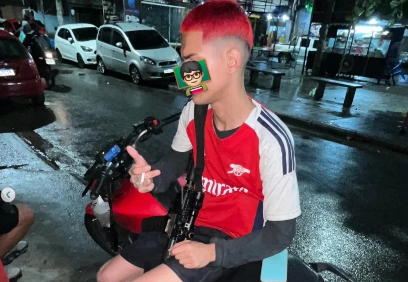 Decapitado em operação no Rio de Janeiro exibia armas nas redes sociais | Foto: Reprodução