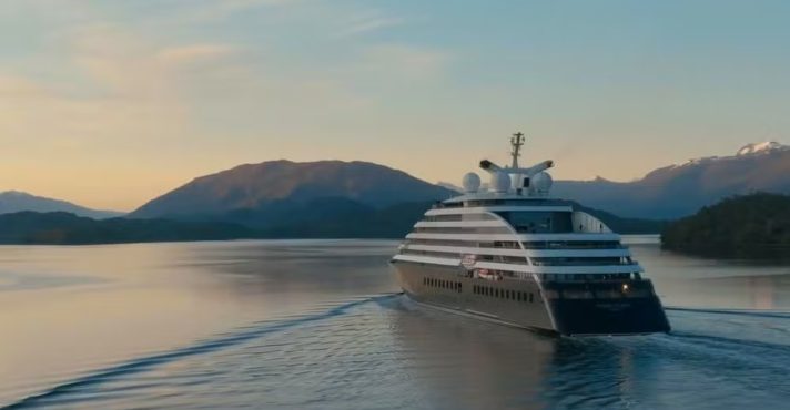 O megaiate Scenic Eclipse mede 168 metros de comprimento e possui 114 suítes distribuídas em 10 andares | Foto: Divulgação