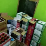 Bebidas e garrafas vazias, além de aparelhos celulares, foram apreendidos em fábrica clandestina em São Bernardo do Campo (SP) | Foto: Divulgação Polícia Civil