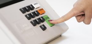 modelo de urna eletrônica - eleições suplementares - direita x esquerda