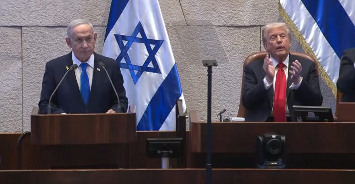 Benjamin Netanyahu e Donald Trump no Knesset - 13/12/2025 | Foto: Reprodução/YouTube