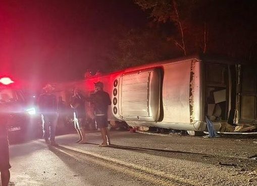 Acidente com ônibus de turismo deixa mortos e feridos no Agreste de Pernambuco | Foto: Reprodução/Redes sociais