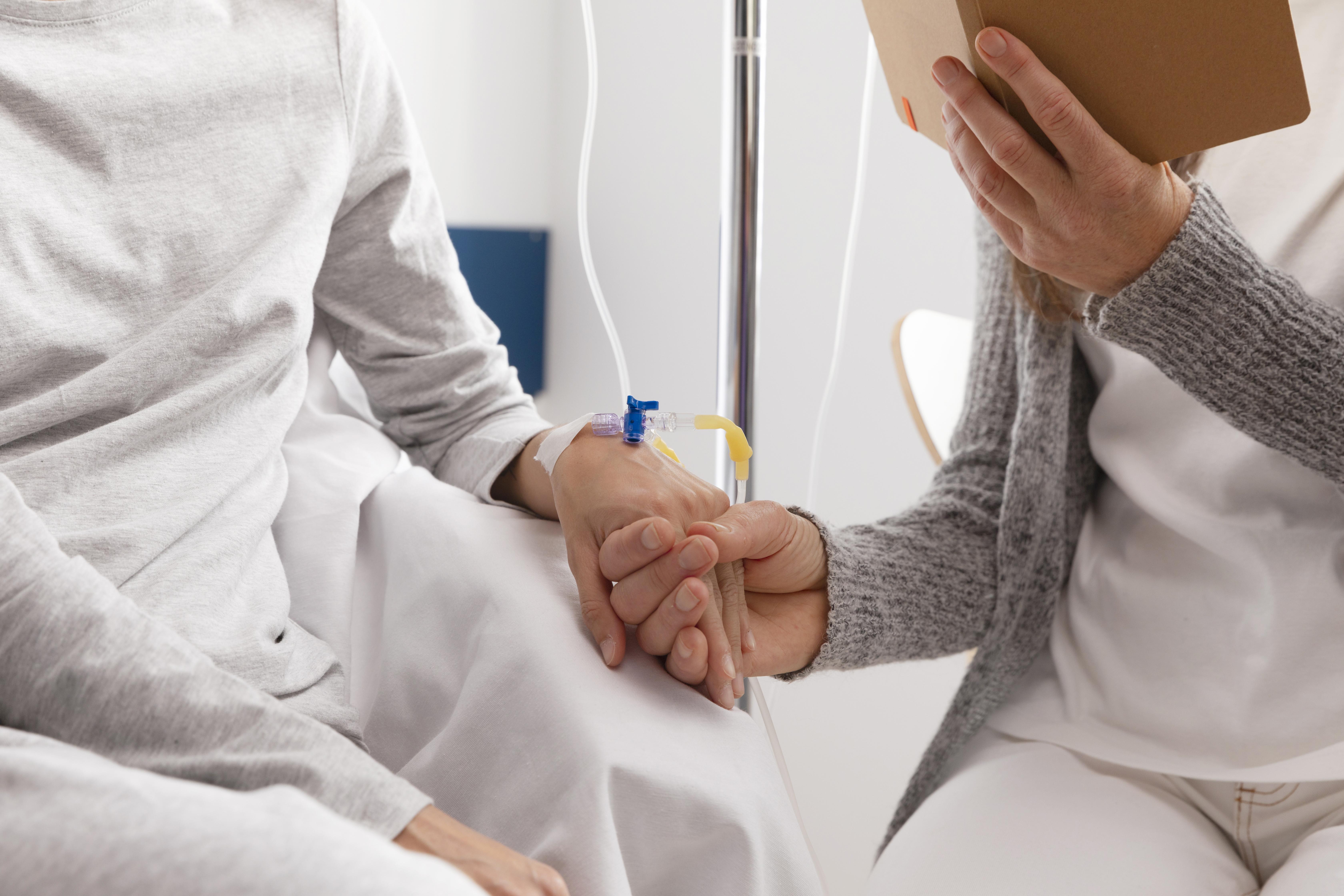 A quimioterapia é um tratamento contra o câncer que usa medicamentos para destruir ou impedir o crescimento de células tumorais | Foto: Reprodução/Freepik