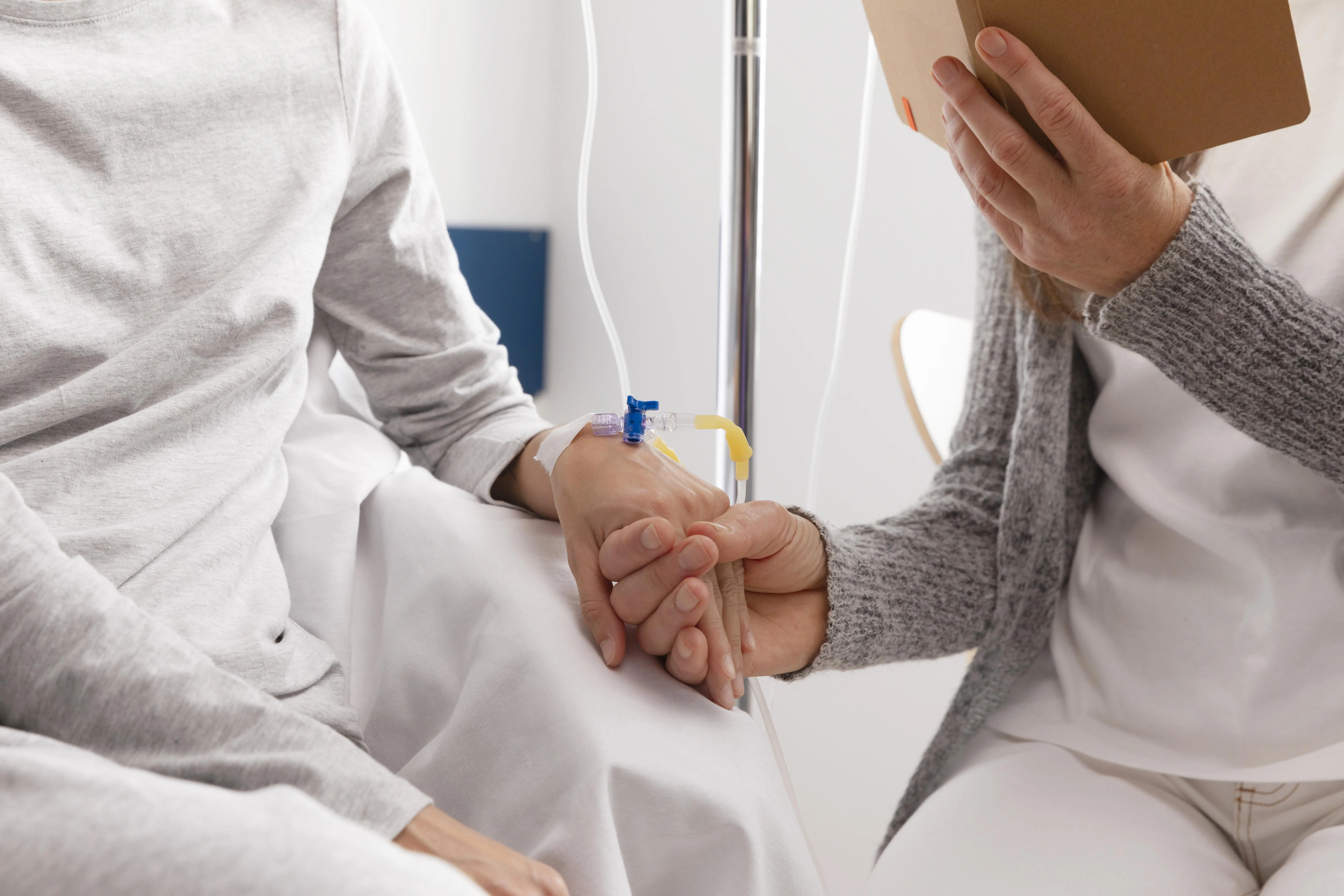 A quimioterapia é um tratamento contra o câncer que usa medicamentos para destruir ou impedir o crescimento de células tumorais | Foto: Reprodução/Freepik