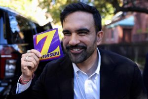 Zohran Mamdani conquistou uma vitória convincente na corrida para a prefeitura de Nova York | Foto: Reuters/Kylie Cooper