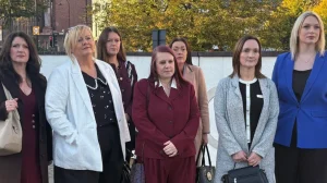 Inglaterra: hospital penaliza enfermeiras por contestarem acesso de transgêneros ao vestiário