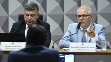 O presidente da CPMI do INSS, Carlos Viana (esq), e Alessandro Stefanutto (dir)