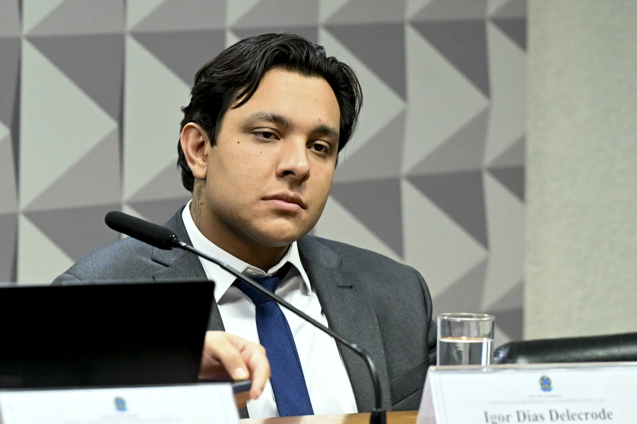 O empresário Igor Dias Delecrode em depoimento na CPMI do INSS | Foto: Divulgação/Agência Senado