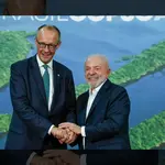 Lula da Silva (d) e o primeiro-ministro da Alemanha, Friedrich Merz | Foto: Tânia Rêgo/Agência Brasil