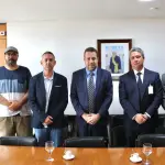 Representantes de parte dos funcionários da Avibras em recente encontro com o ministro Guilherme Boulos, em Brasília | Foto: Divulgação/CSP