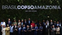 Lideres posam para a foto de familia durante a Conferência das Nações Unidas sobre Mudanças Climáticas COP 30, em Belem (07/11/2025) | Foto de Aline Massuca/ COP30