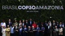 Lideres posam para a foto de familia durante a Conferência das Nações Unidas sobre Mudanças Climáticas COP 30, em Belem (07/11/2025) | Foto de Aline Massuca/ COP30