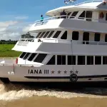 Barco-hotel que acomoda Lula em Belém, durante a COP30