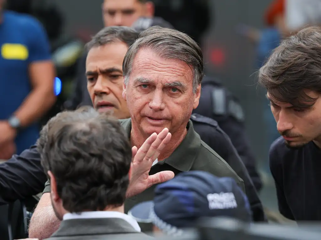 Jair Bolsonaro em uma das suas recentes visitas a hospital para atendimento de emergência | Foto: Fabio Rodrigues-Pozzebom/ Agência Brasil