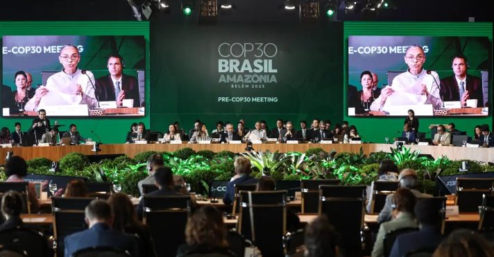 Conferencistas discutem planos para o clima durante a COP30, em Belém (PA) | Foto: Marcelo Camargo/Agência Brasil